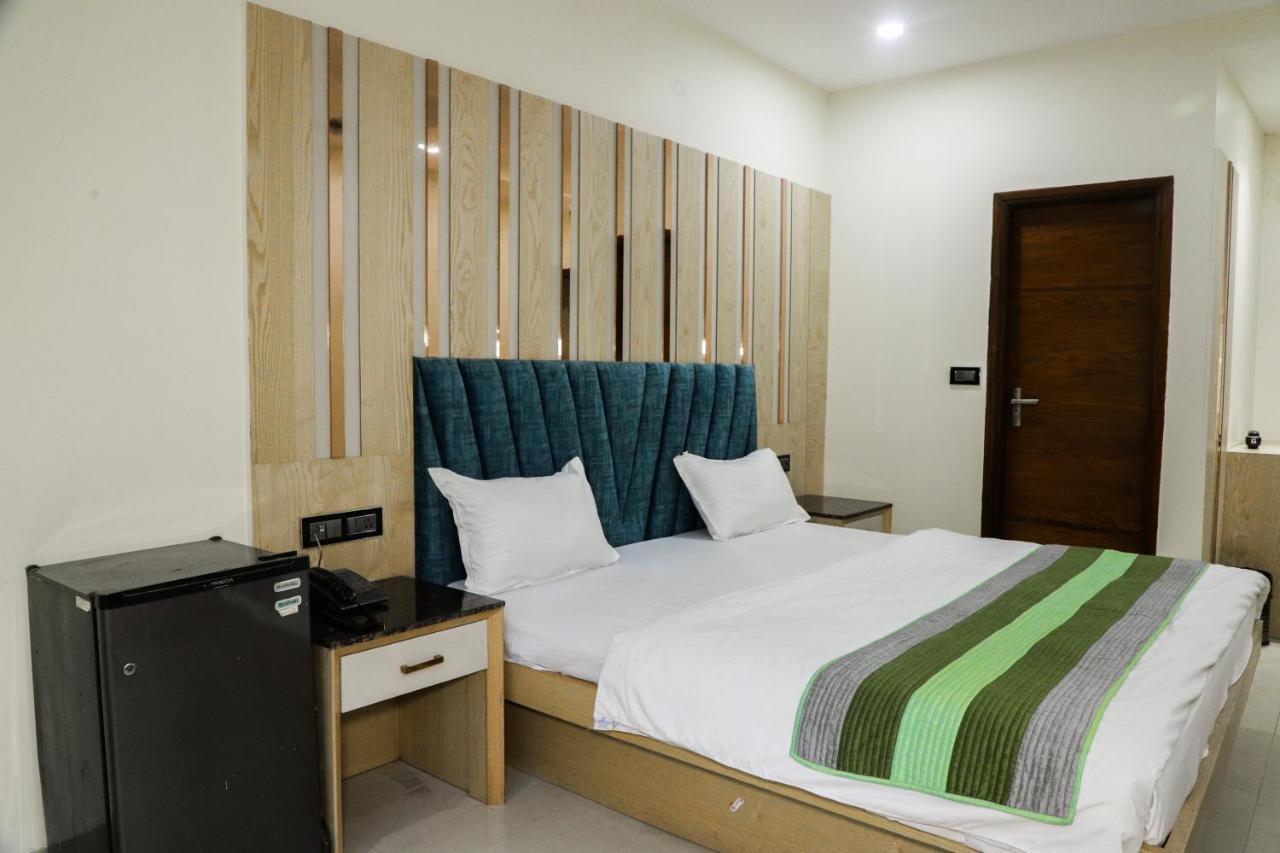 Hotel Vanson Villa - Near Connaught Place Neu-Delhi Exterior foto