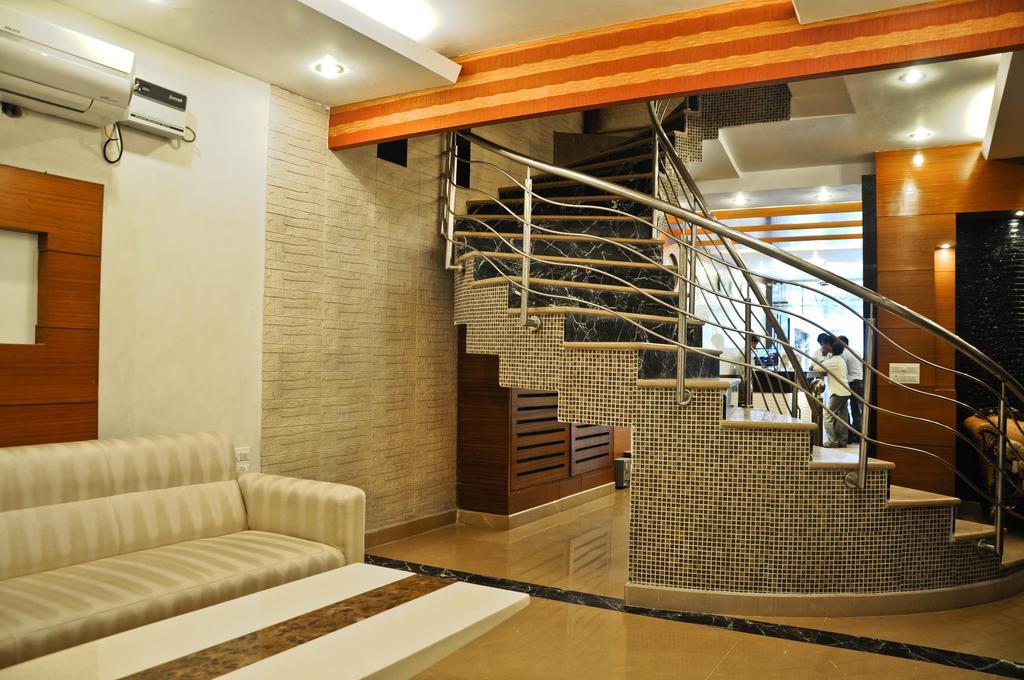 Hotel Vanson Villa - Near Connaught Place Neu-Delhi Exterior foto