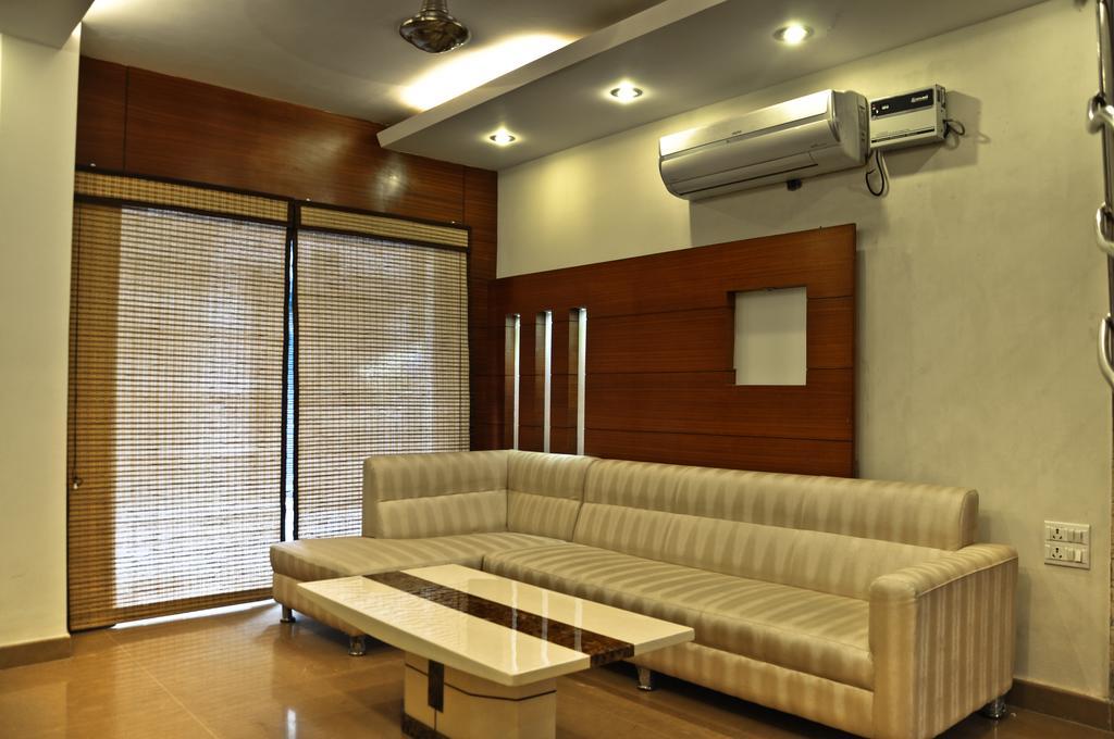 Hotel Vanson Villa - Near Connaught Place Neu-Delhi Exterior foto