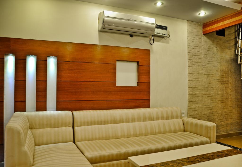 Hotel Vanson Villa - Near Connaught Place Neu-Delhi Exterior foto