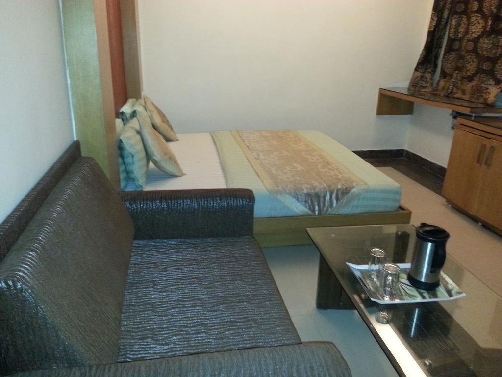 Hotel Vanson Villa - Near Connaught Place Neu-Delhi Zimmer foto