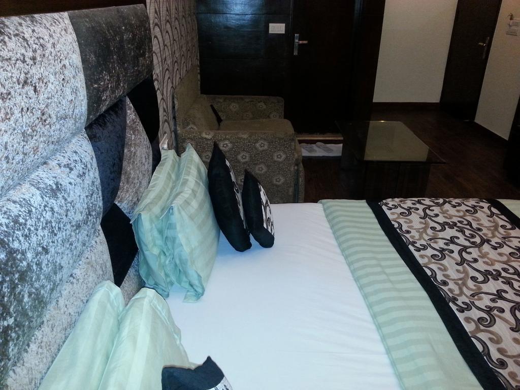Hotel Vanson Villa - Near Connaught Place Neu-Delhi Zimmer foto